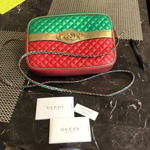 GUCCI Trumputata quilted leather crossbody bag.